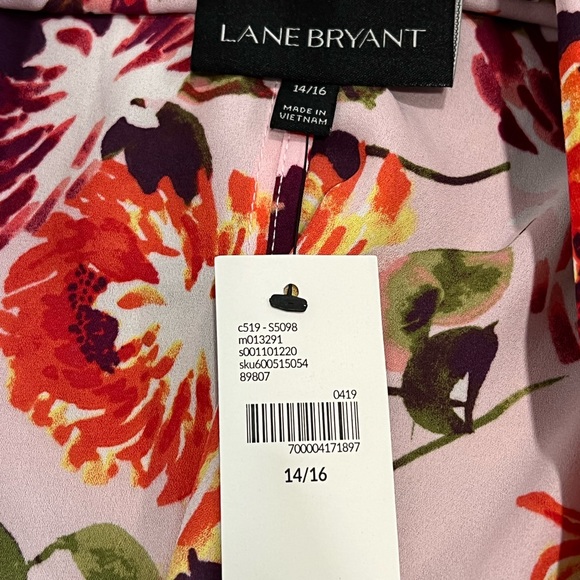 Beautiful Lane Bryant Floral Wrap Top w/Pockets; Size 14/16 *NWT* - Picture 8 of 8